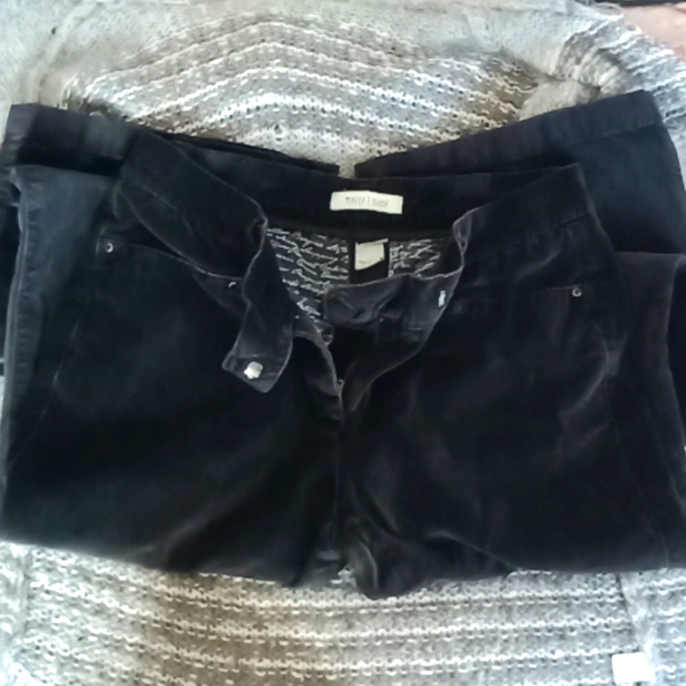 White/Black pants